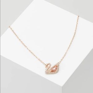 NWT Swarovski Dazzling Swan Necklace
